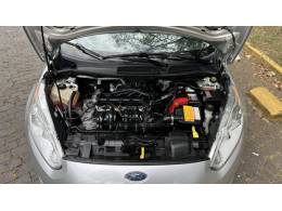 FORD - FIESTA - 2015/2015 - Prata - R$ 51.900,00