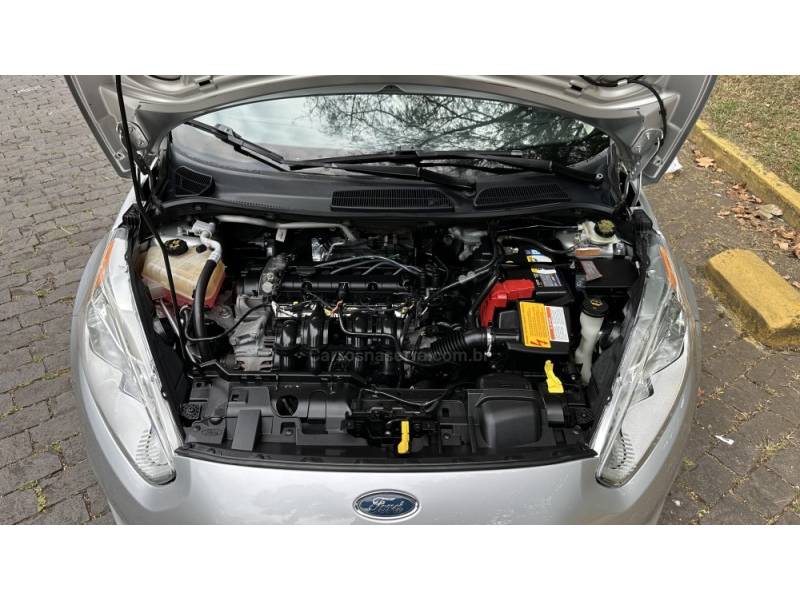 FORD - FIESTA - 2015/2015 - Prata - R$ 51.900,00