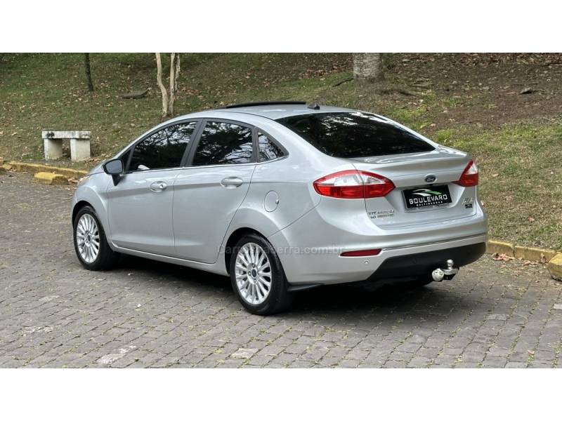 FORD - FIESTA - 2015/2015 - Prata - R$ 51.900,00