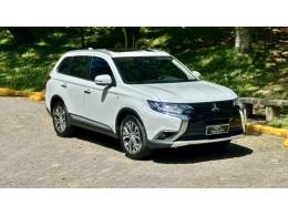 MITSUBISHI - OUTLANDER - 2017/2018 - Branca - R$ 119.900,00