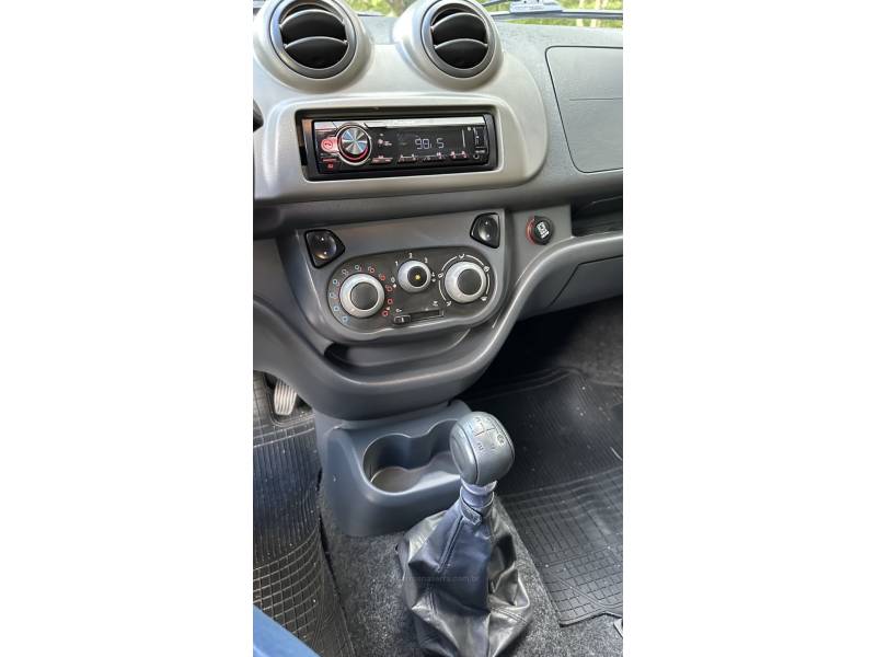 FIAT - UNO - 2015/2015 - Prata - R$ 34.900,00