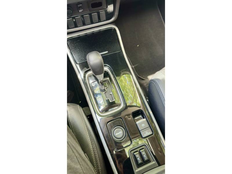 MITSUBISHI - OUTLANDER - 2017/2018 - Branca - R$ 119.900,00