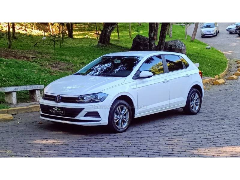 VOLKSWAGEN - POLO - 2019/2020 - Branca - R$ 75.000,00