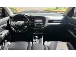 MITSUBISHI - OUTLANDER - 2017/2018 - Branca - R$ 119.900,00