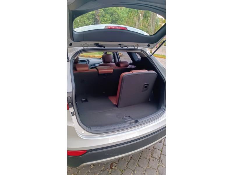 HYUNDAI - SANTA FÉ - 2014/2015 - Prata - R$ 85.000,00