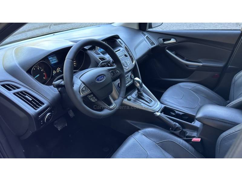 FORD - FOCUS - 2016/2016 - Preta - R$ 58.900,00