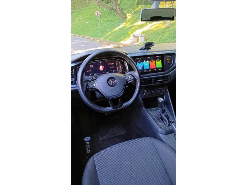 VOLKSWAGEN - POLO - 2019/2020 - Branca - R$ 75.000,00