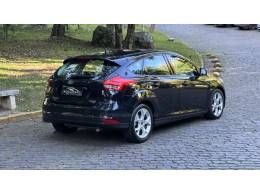 FORD - FOCUS - 2016/2016 - Preta - R$ 58.900,00