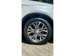 MITSUBISHI - OUTLANDER - 2017/2018 - Branca - R$ 119.900,00