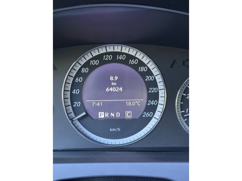 MERCEDES-BENZ - C 180 K - 2009/2010 - Preta - R$ 56.900,00