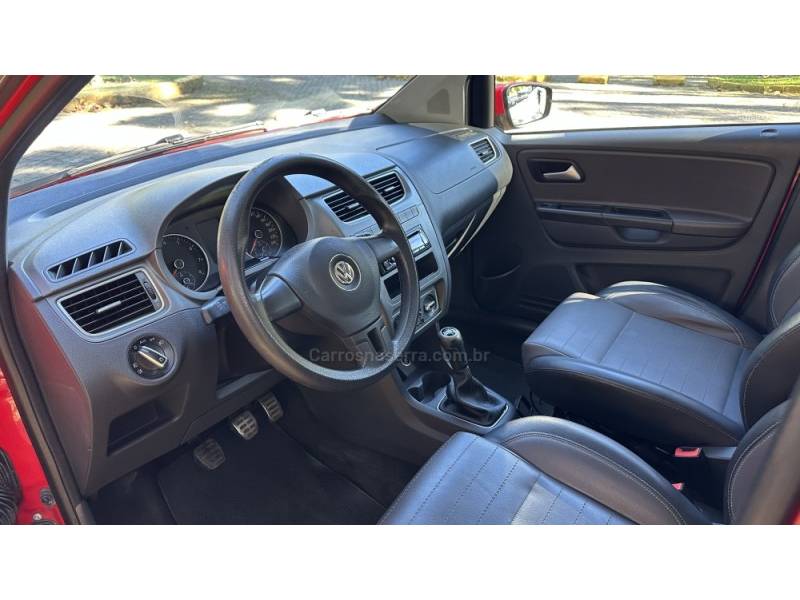 VOLKSWAGEN - SPACEFOX - 2013/2014 - Vermelha - R$ 46.900,00