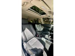 MITSUBISHI - OUTLANDER - 2017/2018 - Branca - R$ 119.900,00