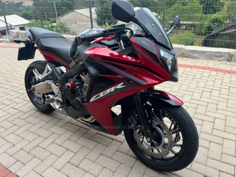 HONDA - CBR 650F - 2017/2017 - Preta - R$ 43.900,00