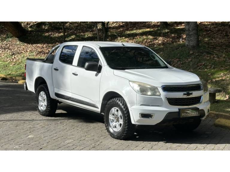 CHEVROLET - S10 - 2012/2013 - Branca - R$ 68.000,00