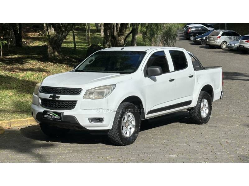 CHEVROLET - S10 - 2012/2013 - Branca - R$ 68.000,00
