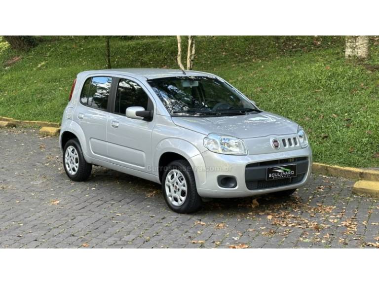 FIAT - UNO - 2015/2015 - Prata - R$ 34.900,00