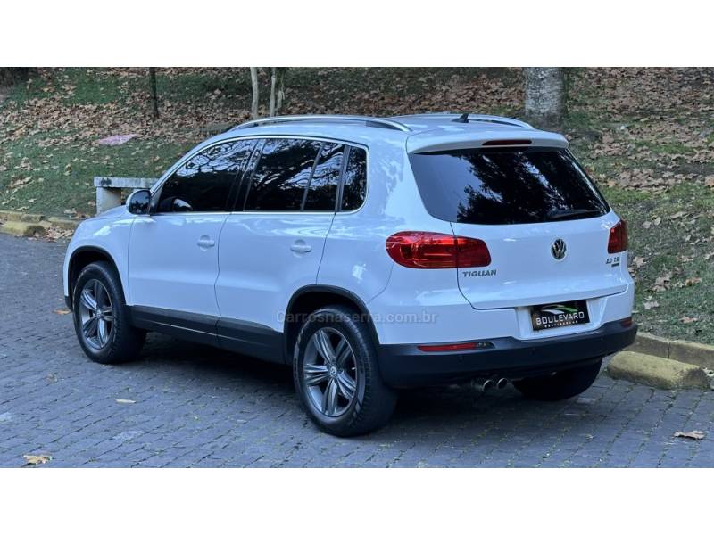 VOLKSWAGEN - TIGUAN - 2012/2012 - Branca - R$ 57.900,00