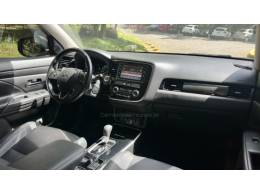 MITSUBISHI - OUTLANDER - 2017/2018 - Branca - R$ 119.900,00