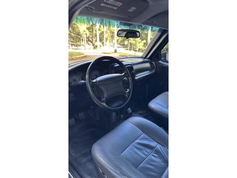 FORD - RANGER - 2011/2012 - Branca - R$ 79.900,00