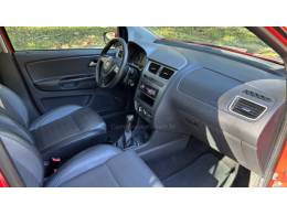 VOLKSWAGEN - SPACEFOX - 2013/2014 - Vermelha - R$ 46.900,00