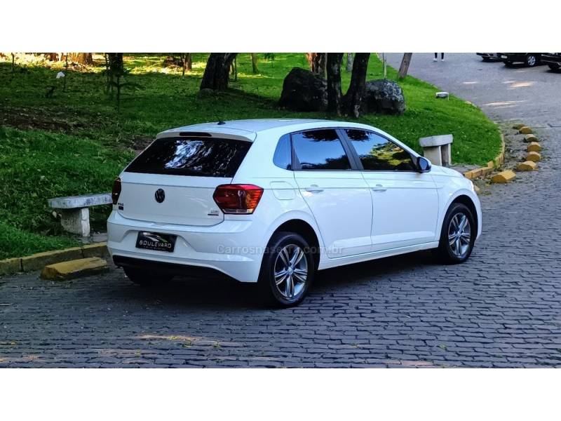 VOLKSWAGEN - POLO - 2019/2020 - Branca - R$ 75.000,00