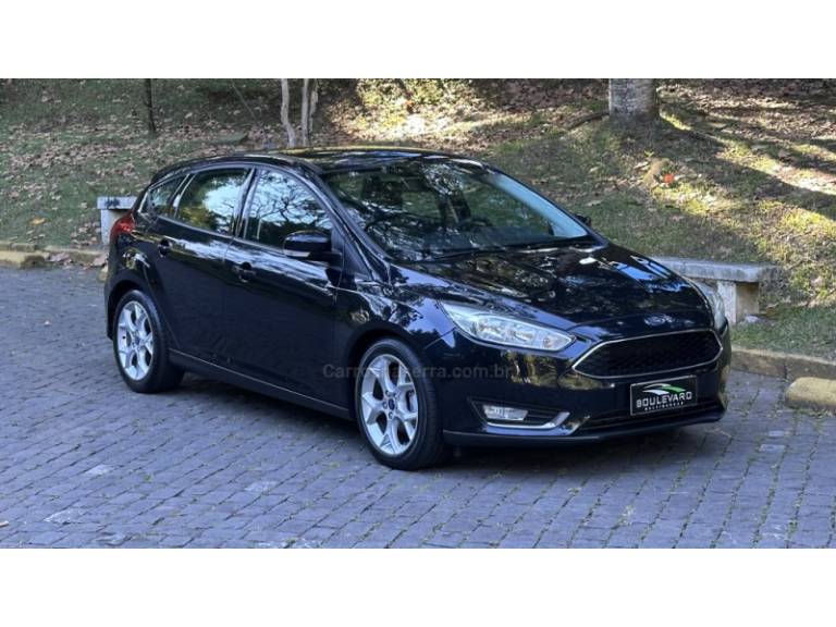 FORD - FOCUS - 2016/2016 - Preta - R$ 58.900,00