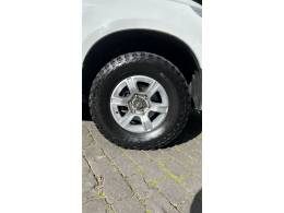 CHEVROLET - S10 - 2012/2013 - Branca - R$ 68.000,00