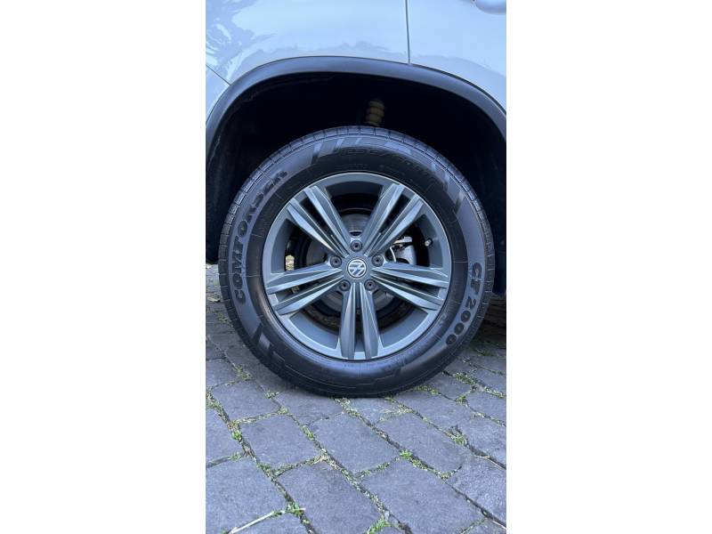 VOLKSWAGEN - TIGUAN - 2012/2012 - Branca - R$ 57.900,00