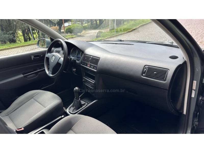 VOLKSWAGEN - GOLF - 2008/2009 - Verde - R$ 45.000,00