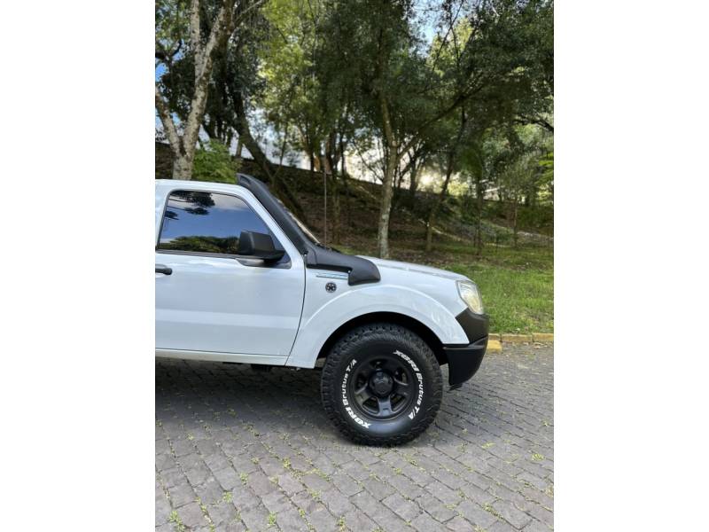 FORD - RANGER - 2011/2012 - Branca - R$ 79.900,00