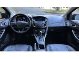 FORD - FOCUS - 2016/2016 - Preta - R$ 58.900,00