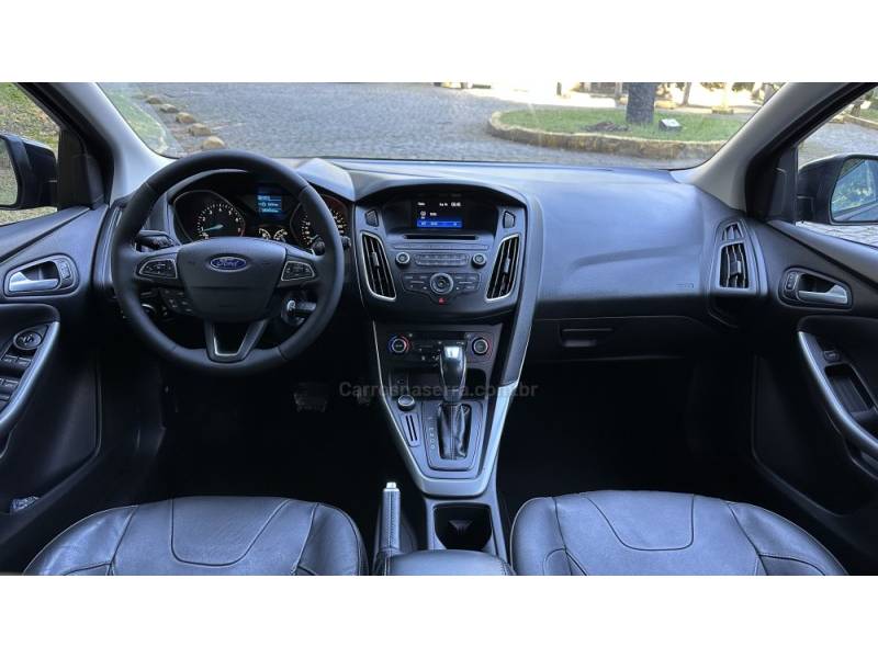 FORD - FOCUS - 2016/2016 - Preta - R$ 58.900,00