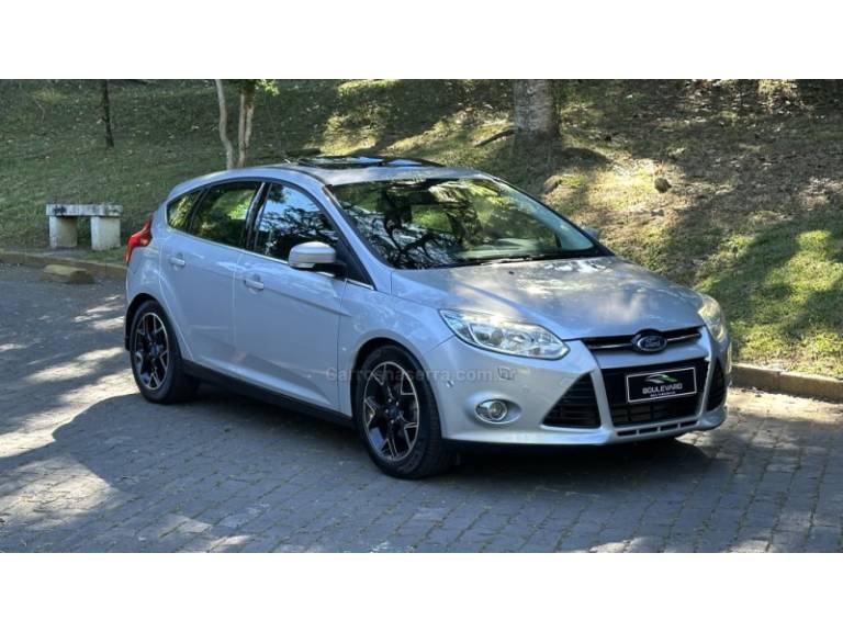 FORD - FOCUS - 2014/2015 - Prata - R$ 59.000,00
