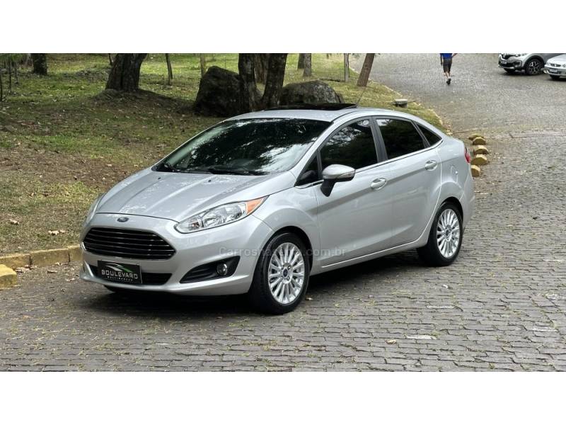 FORD - FIESTA - 2015/2015 - Prata - R$ 51.900,00
