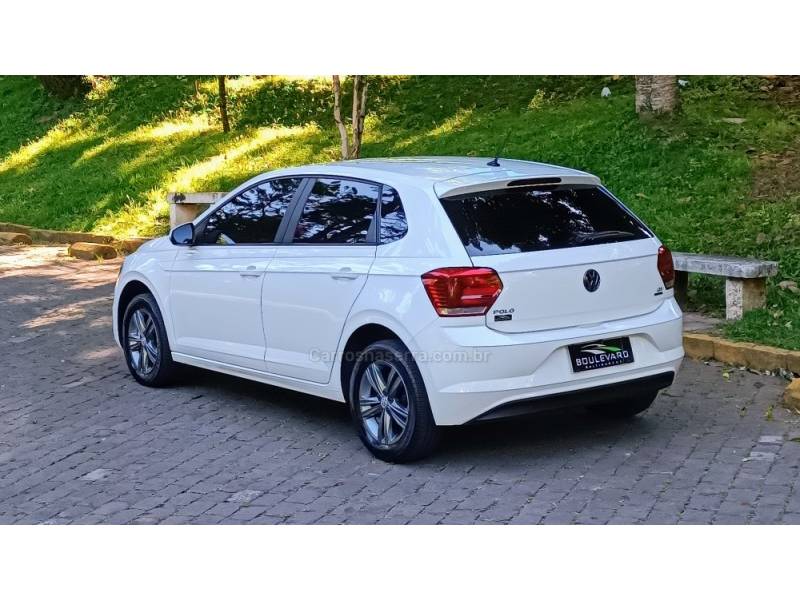 VOLKSWAGEN - POLO - 2019/2020 - Branca - R$ 75.000,00