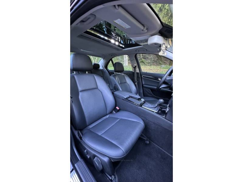 MERCEDES-BENZ - C 180 K - 2009/2010 - Preta - R$ 56.900,00