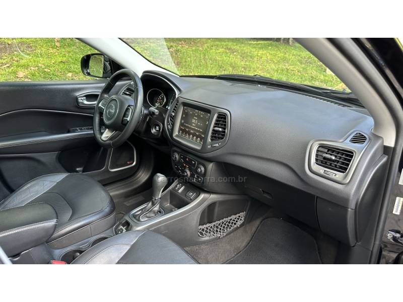 JEEP - COMPASS - 2017/2017 - Preta - R$ 95.900,00