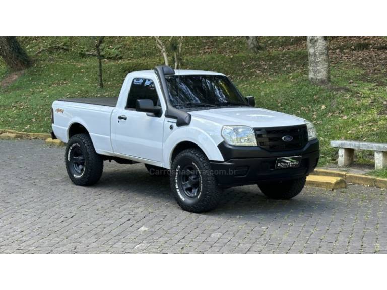 FORD - RANGER - 2011/2012 - Branca - R$ 79.900,00