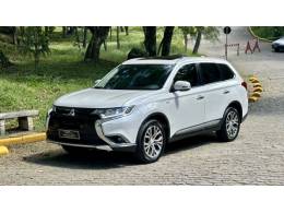 MITSUBISHI - OUTLANDER - 2017/2018 - Branca - R$ 119.900,00