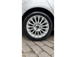 FORD - FIESTA - 2015/2015 - Prata - R$ 51.900,00