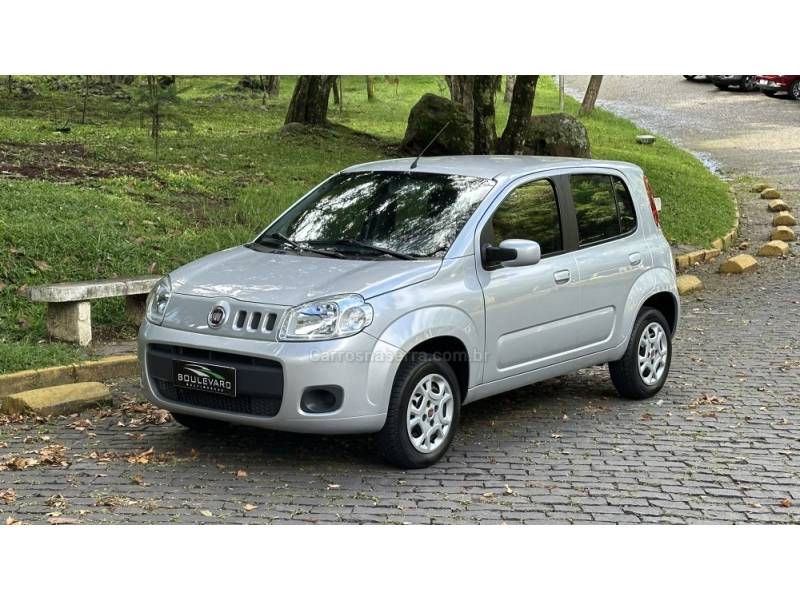 FIAT - UNO - 2015/2015 - Prata - R$ 34.900,00