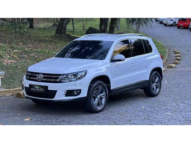 VOLKSWAGEN - TIGUAN - 2012/2012 - Branca - R$ 57.900,00