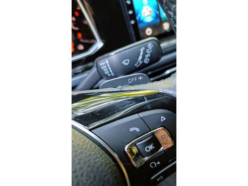 VOLKSWAGEN - POLO - 2019/2020 - Branca - R$ 75.000,00