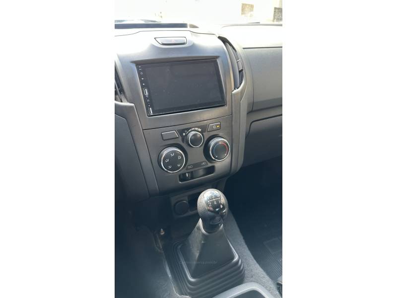 CHEVROLET - S10 - 2012/2013 - Branca - R$ 68.000,00