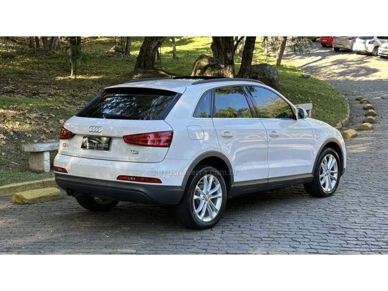 AUDI - Q3 - 2015/2015 - Branca - R$ 74.000,00