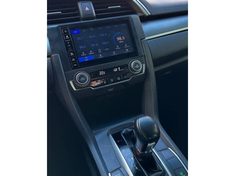 HONDA - CIVIC - 2017/2018 - Preta - R$ 107.000,00